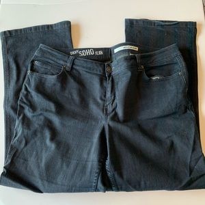 EUC DKNY Soho Jeans Size: 20